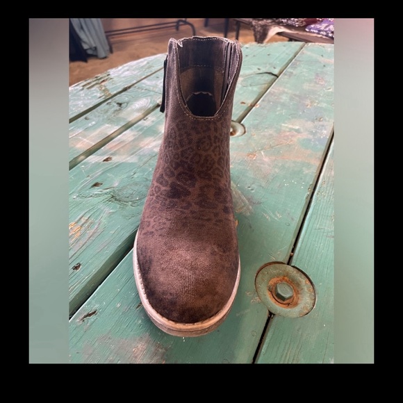 Brown leopard suede booties - Picture 5 of 5
